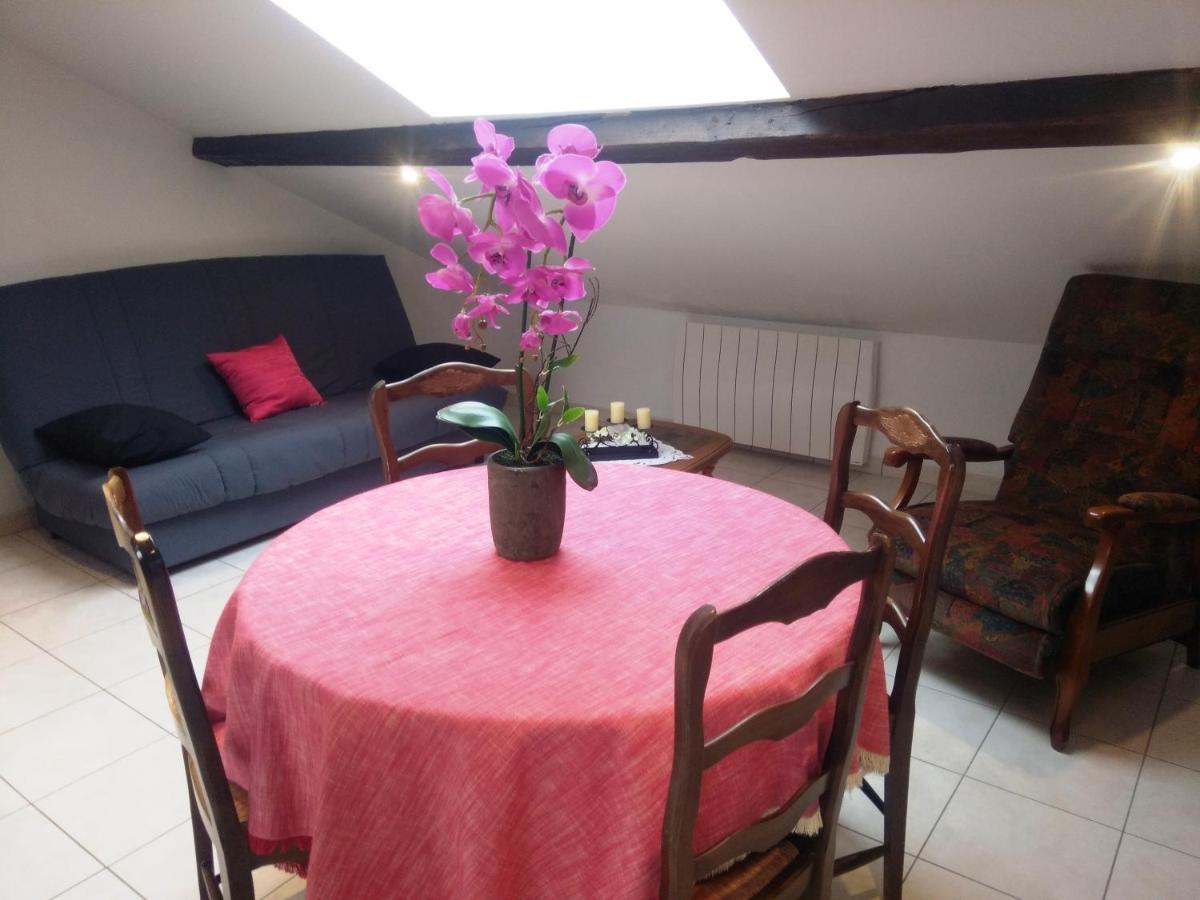 Appartement En Location Touristique Pour 4 Personnes Docelles Exterior foto